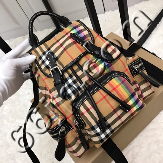 バーバリーバッグ背面デザイン